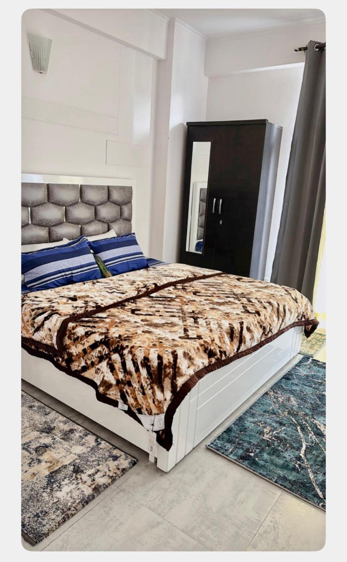 Proview 3 Bhk colorful and cosy apartment Greater Noida Luaran gambar